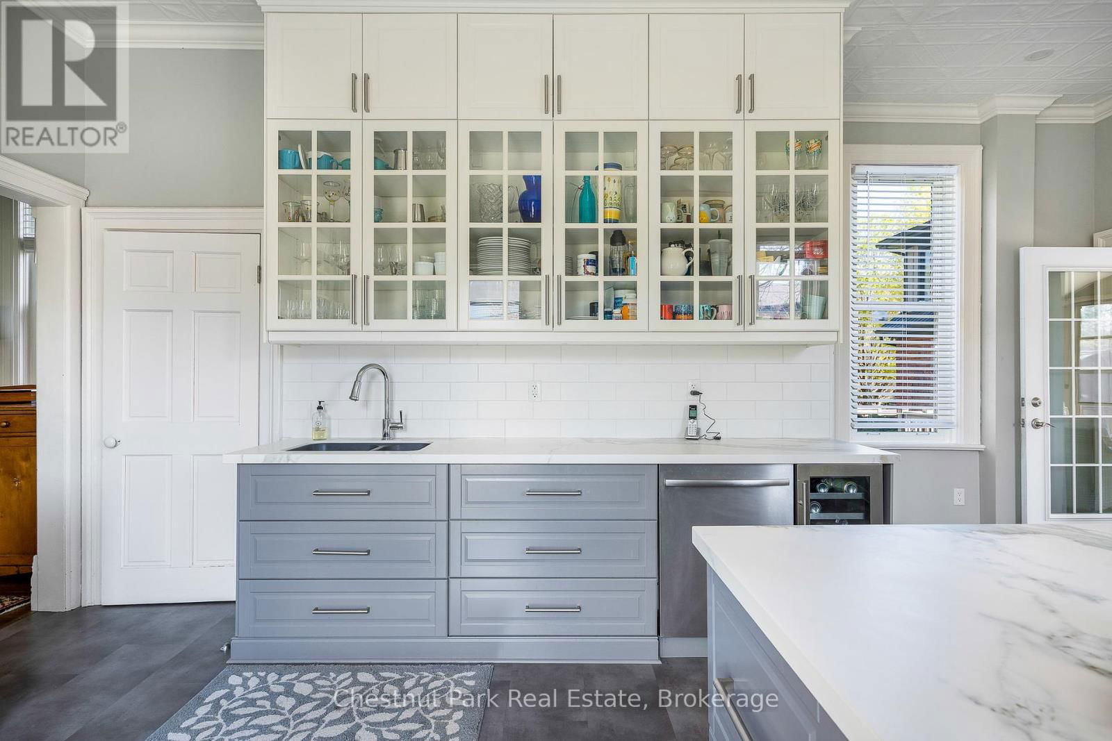 247 ST VINCENT STREET Image 15