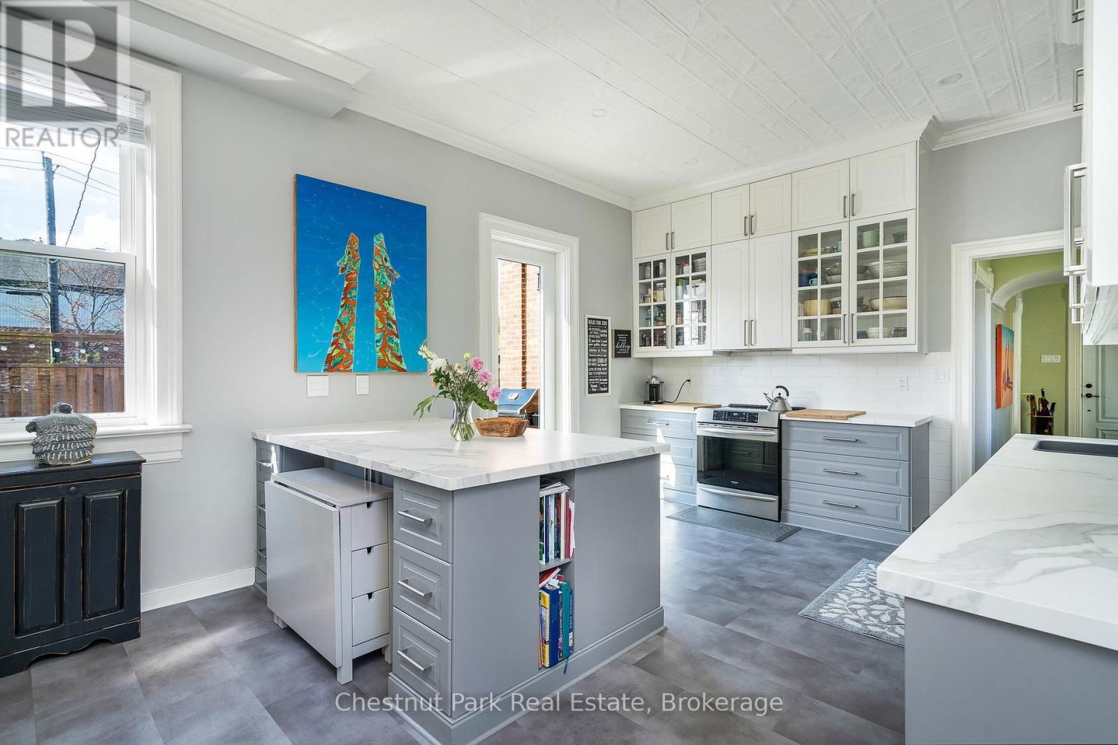 247 ST VINCENT STREET Image 16