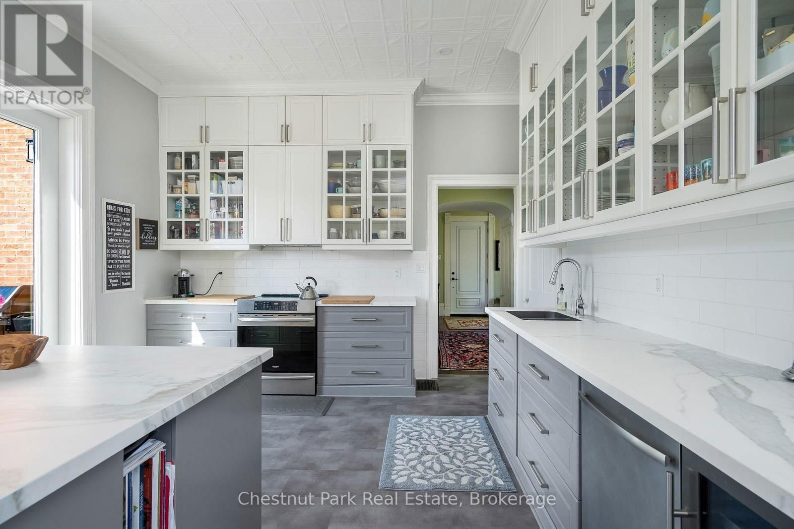 247 ST VINCENT STREET Image 17