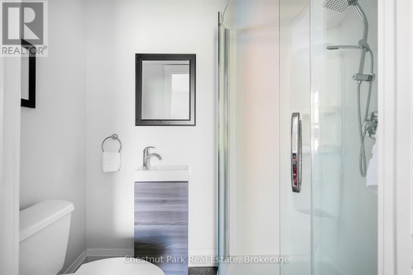 247 ST VINCENT STREET Image 36