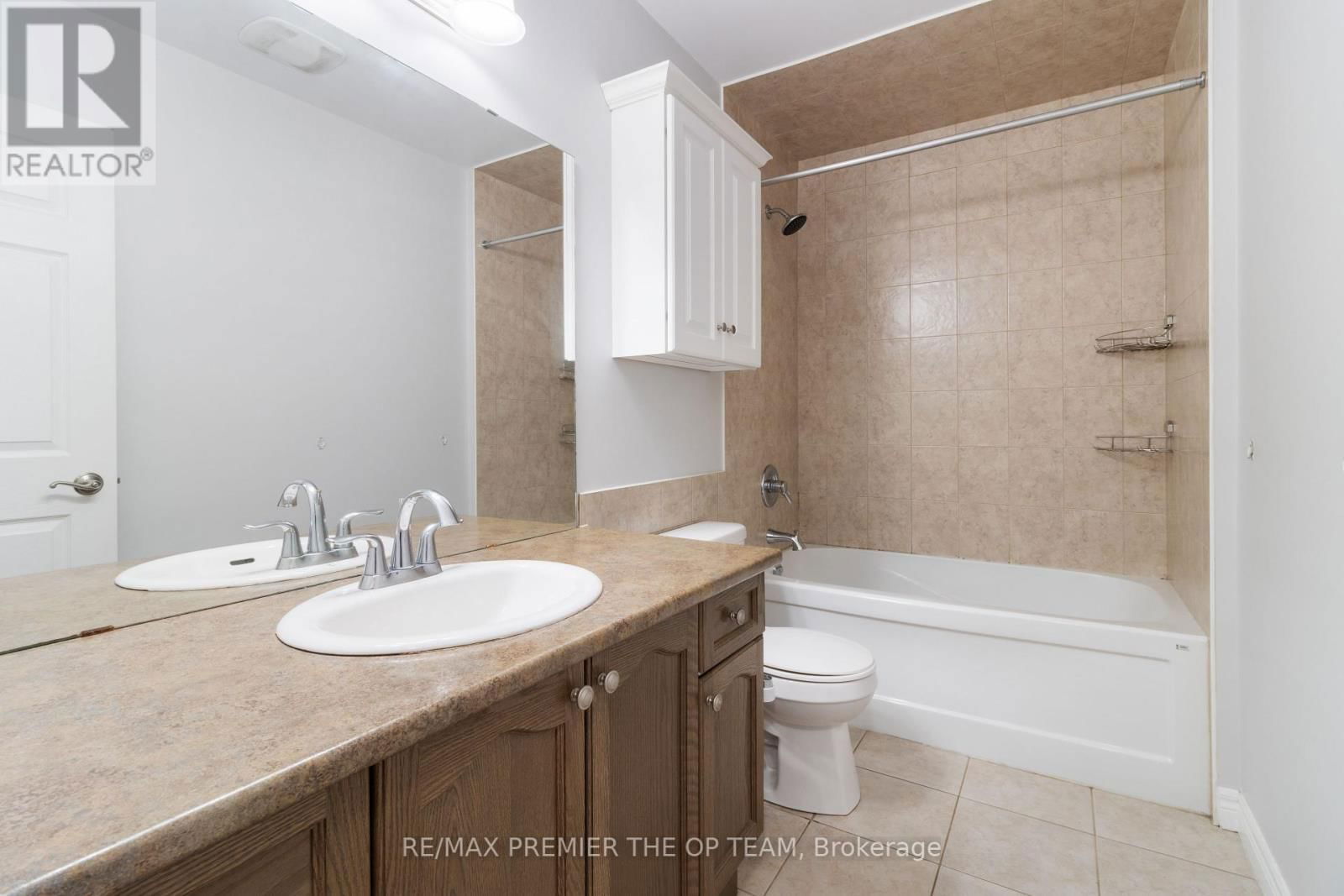 147 PELECH CRESCENT NORTH Image 30