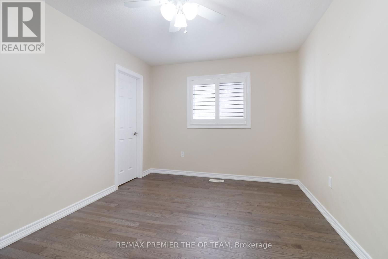147 PELECH CRESCENT NORTH Image 32