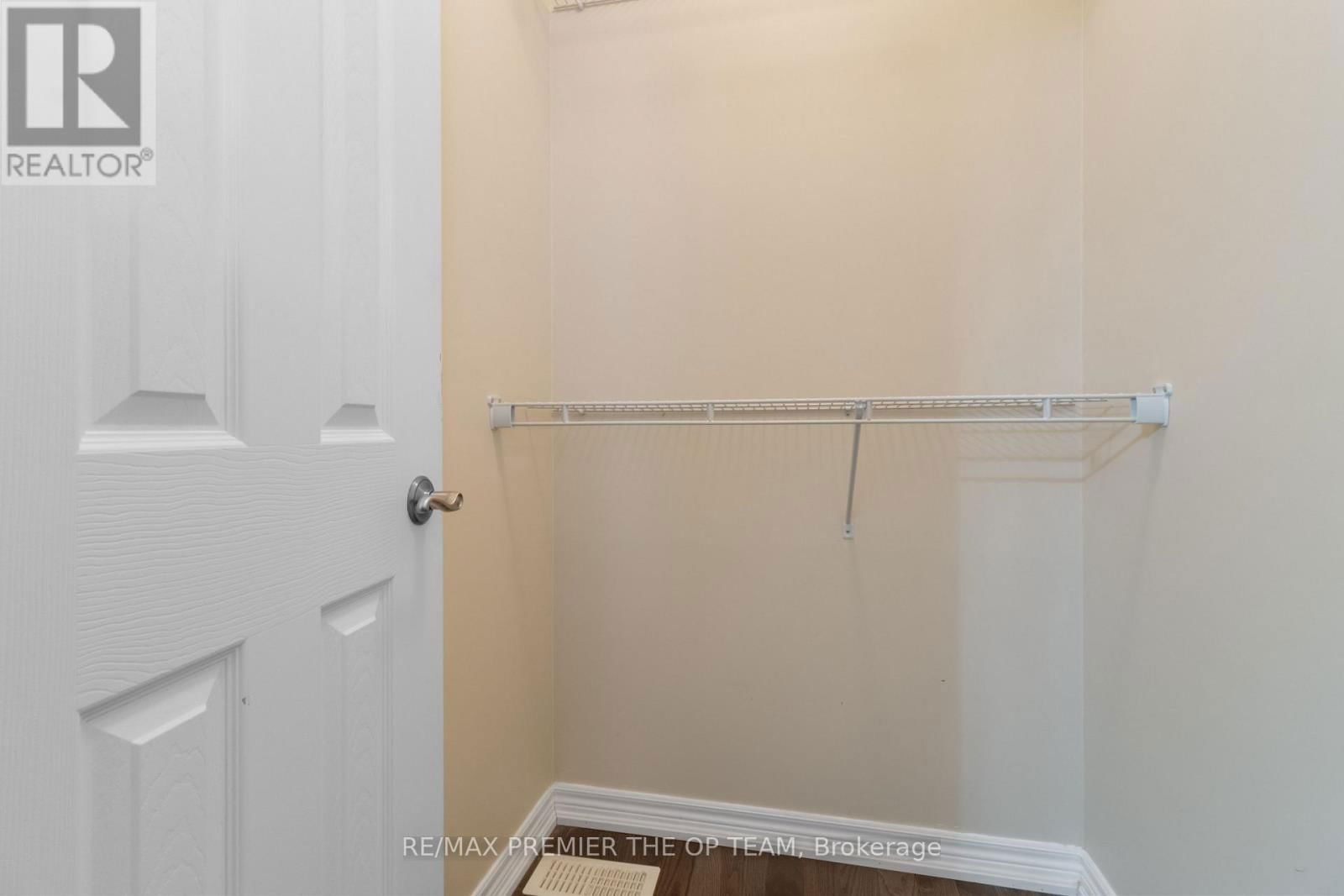 147 PELECH CRESCENT NORTH Image 33