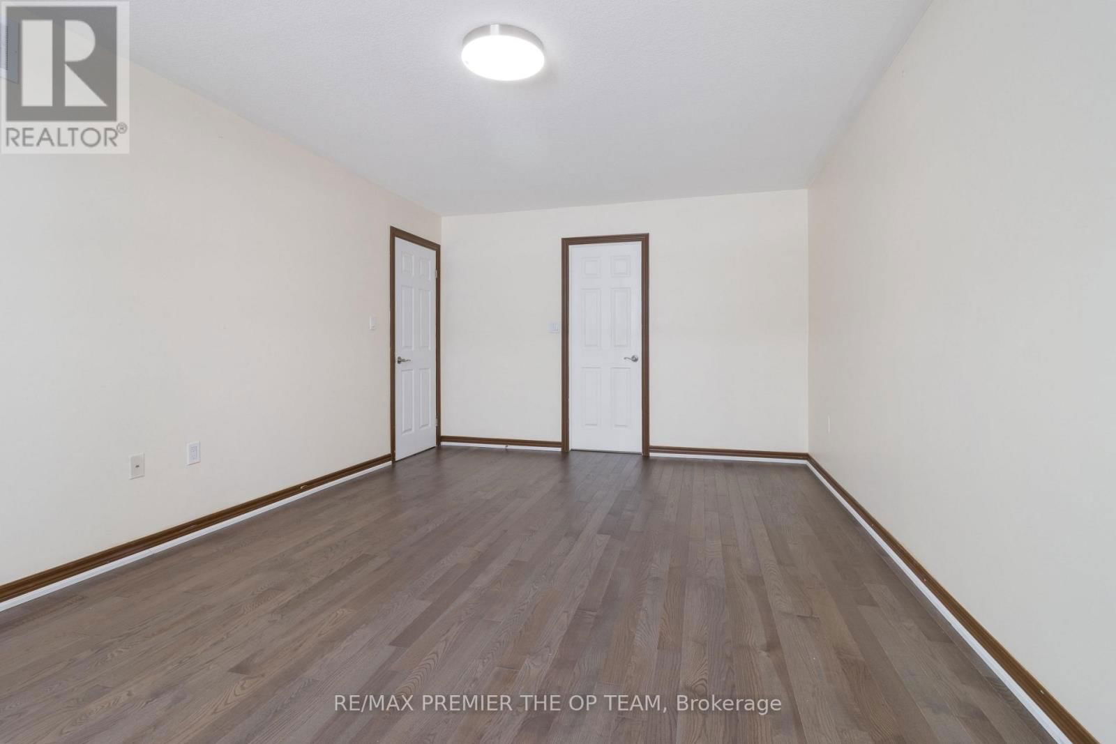147 PELECH CRESCENT NORTH Image 35