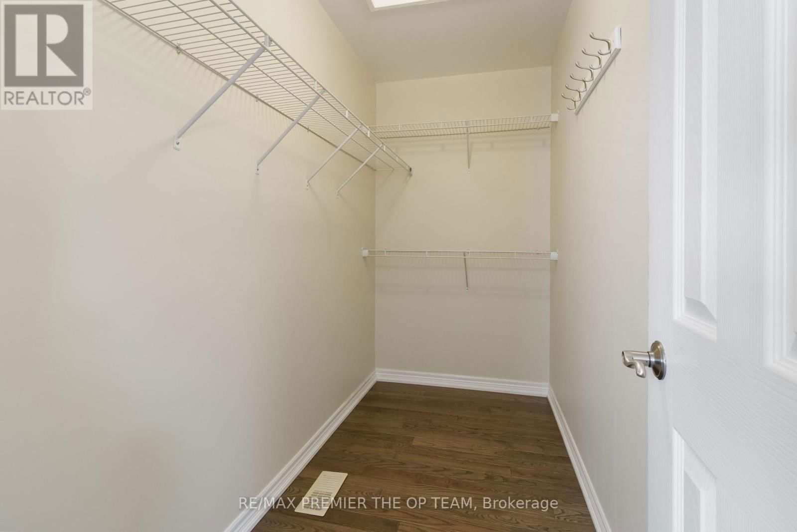 147 PELECH CRESCENT NORTH Image 37