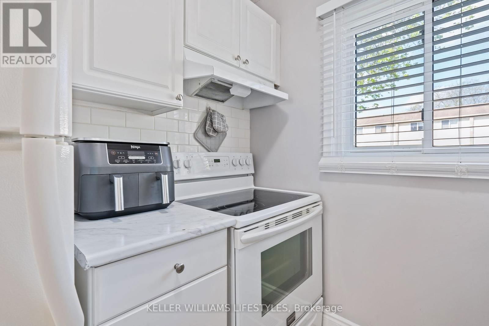 9 - 166 SOUTHDALE ROAD WEST Image 18