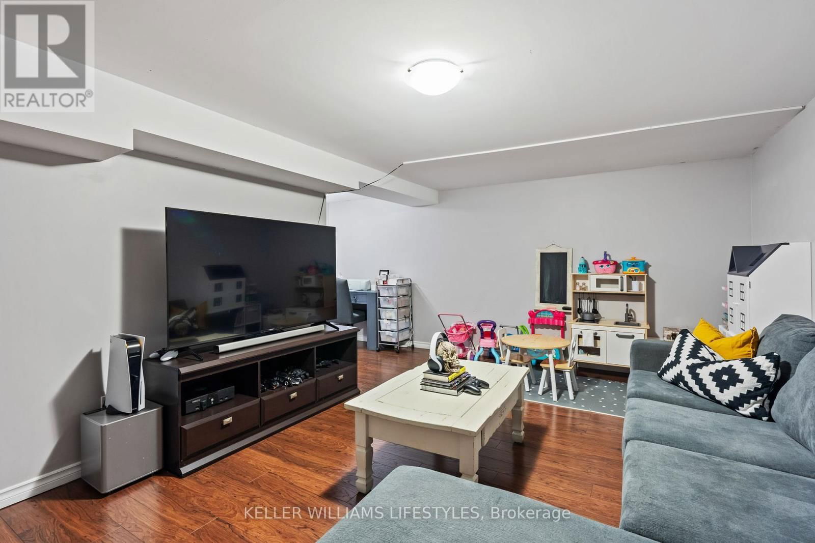 9 - 166 SOUTHDALE ROAD WEST Image 32