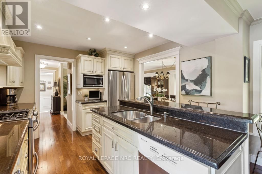 24 RICHELIEU DRIVE Image 13