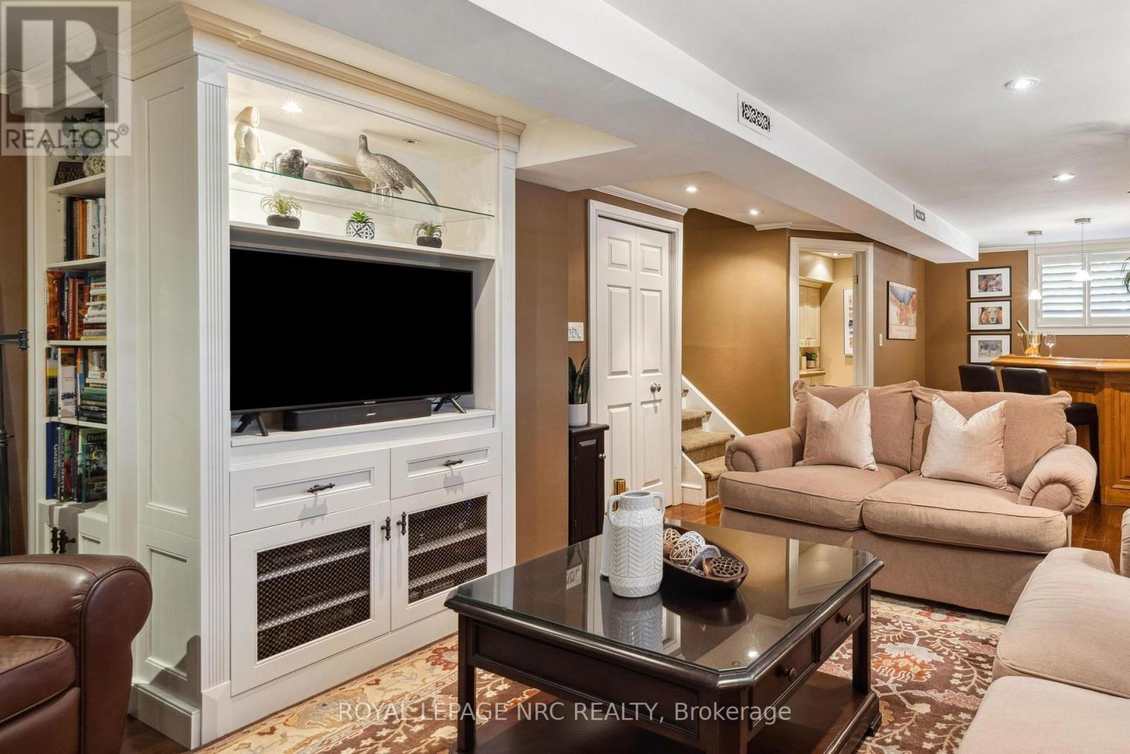 24 RICHELIEU DRIVE Image 24