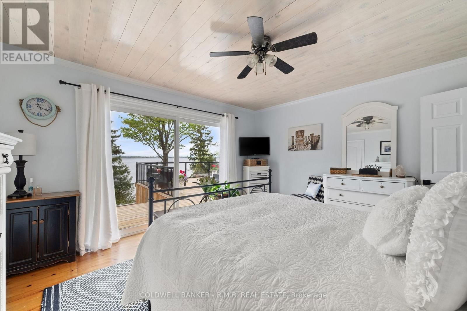 22 ARBOUR STREET Image 30