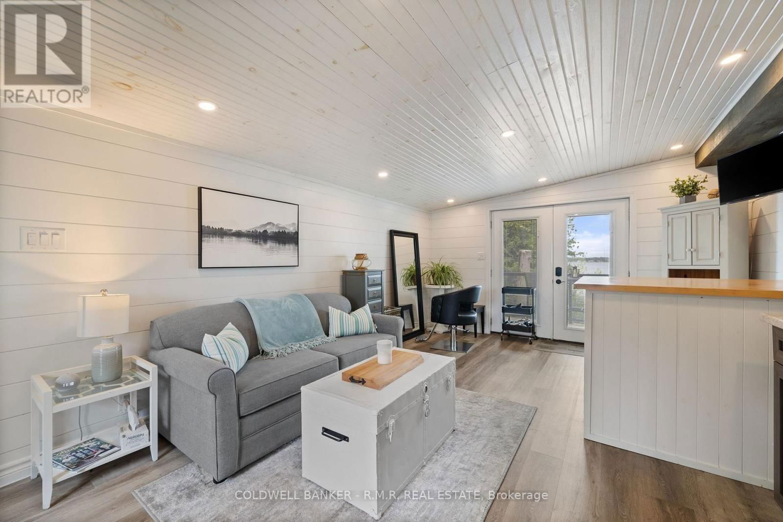 22 ARBOUR STREET Image 33