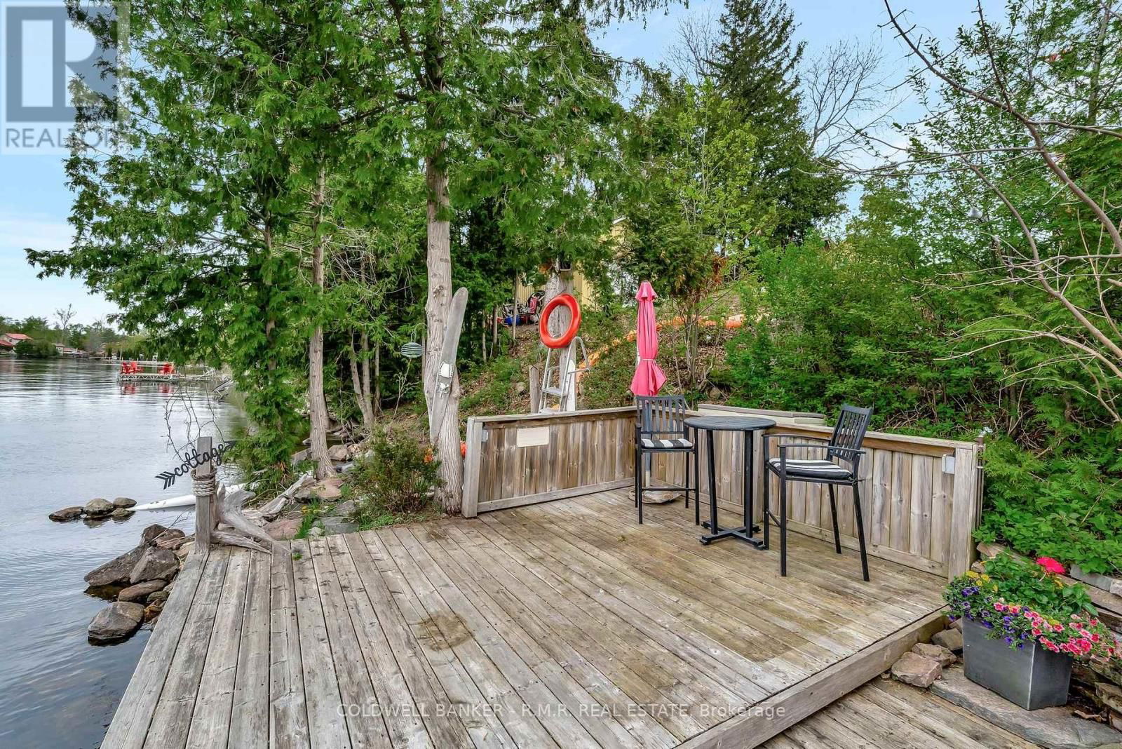 22 ARBOUR STREET Image 45