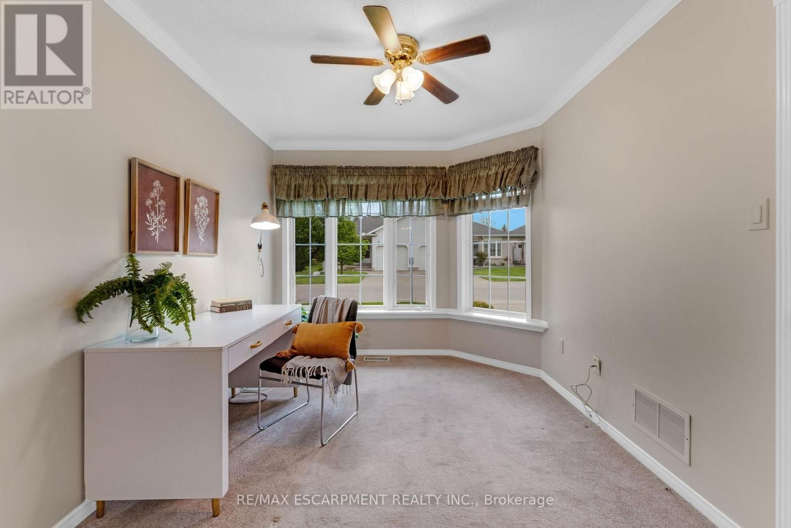 6 VILLAGE DRIVE Image 7