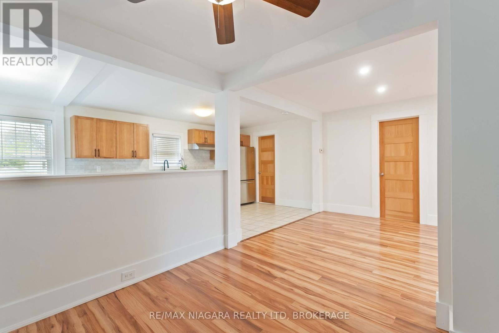 543 VINE STREET Image 11