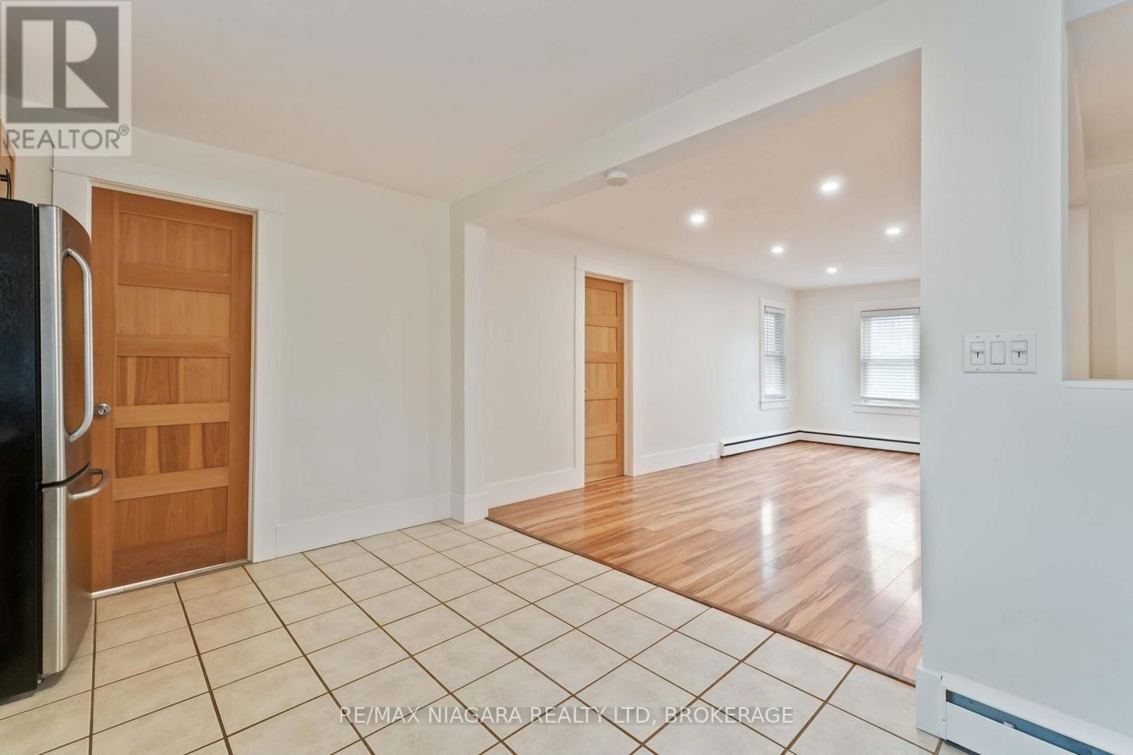 543 VINE STREET Image 17