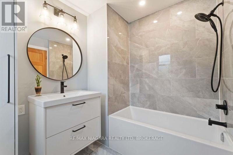 543 VINE STREET Image 26