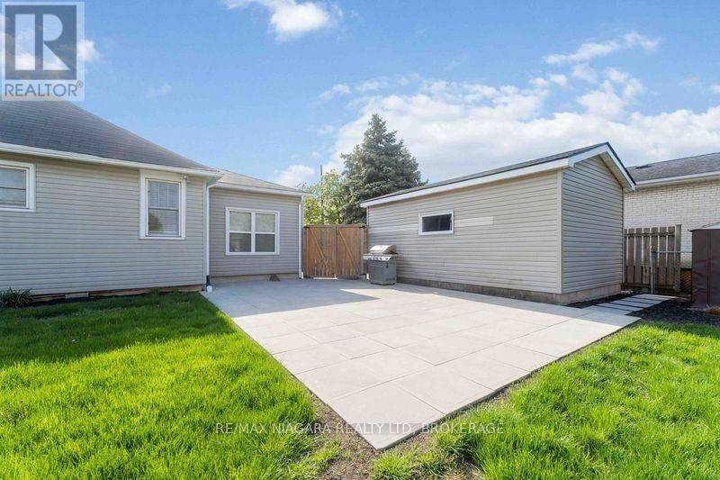 543 VINE STREET Image 32