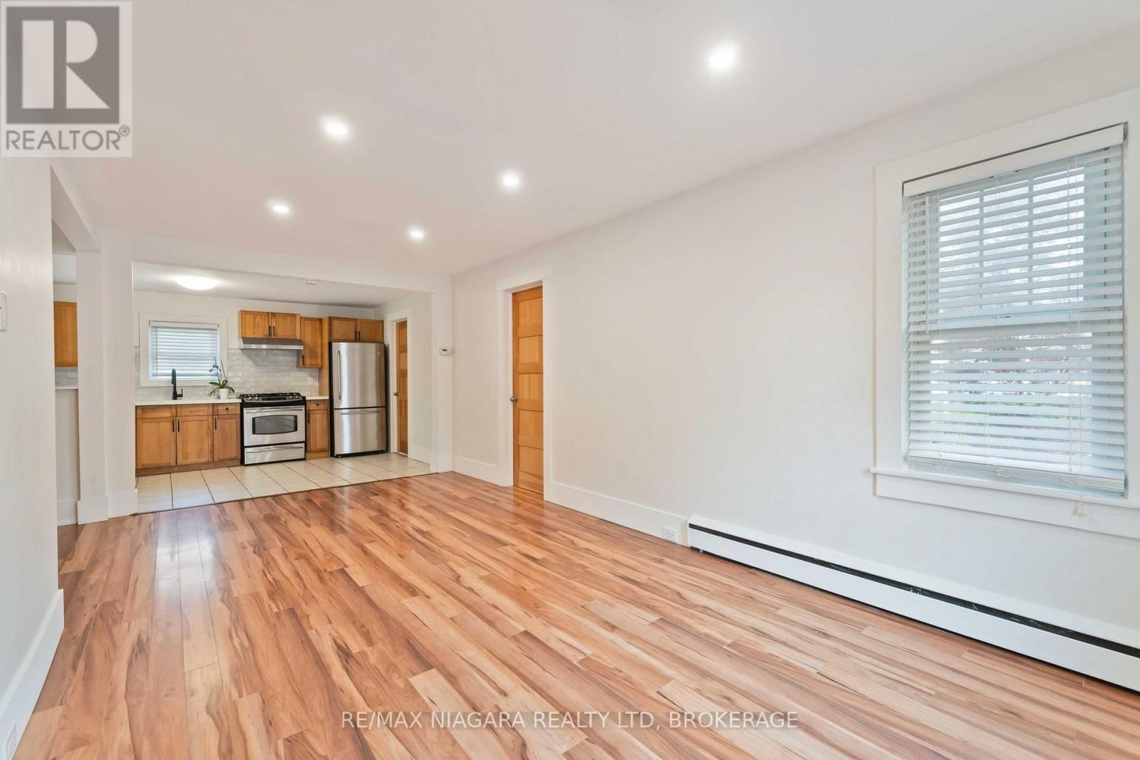 543 VINE STREET Image 7
