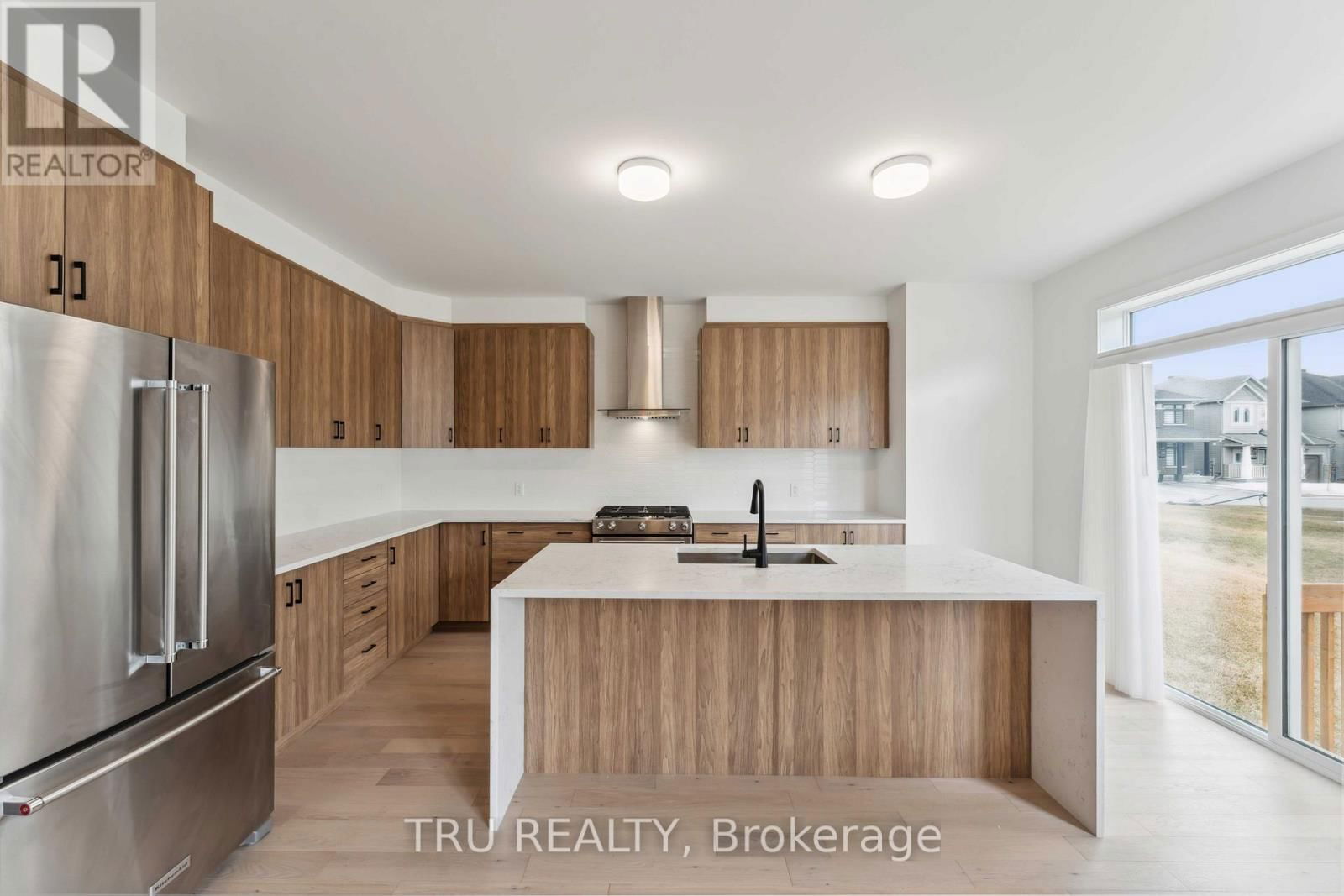 815 SNAP HOOK CRESCENT Image 13