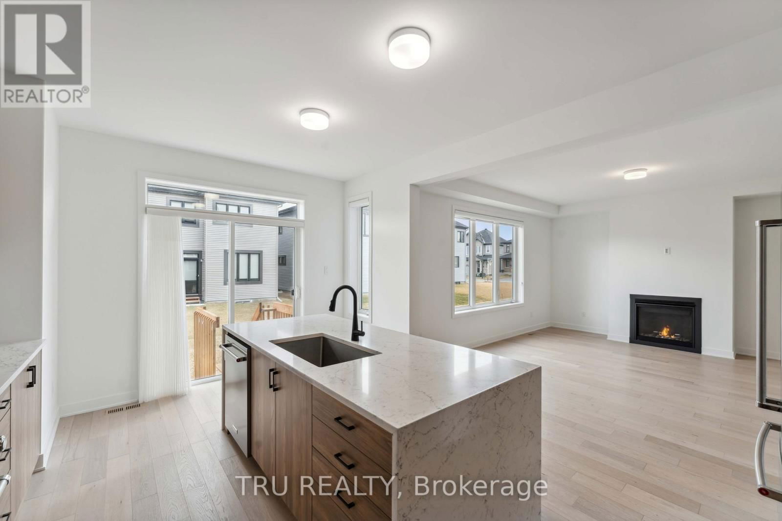 815 SNAP HOOK CRESCENT Image 15