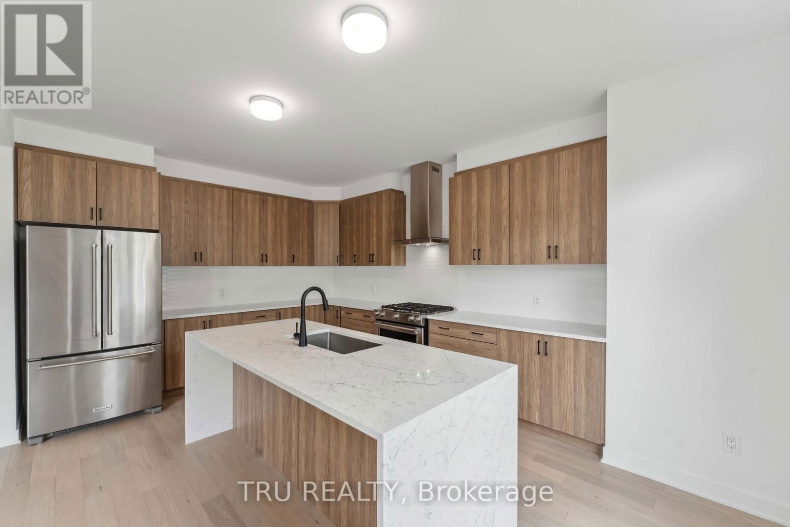815 SNAP HOOK CRESCENT Image 17