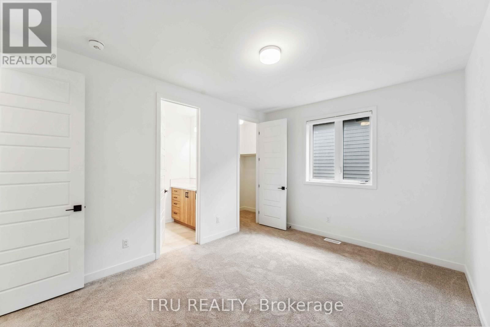 815 SNAP HOOK CRESCENT Image 29