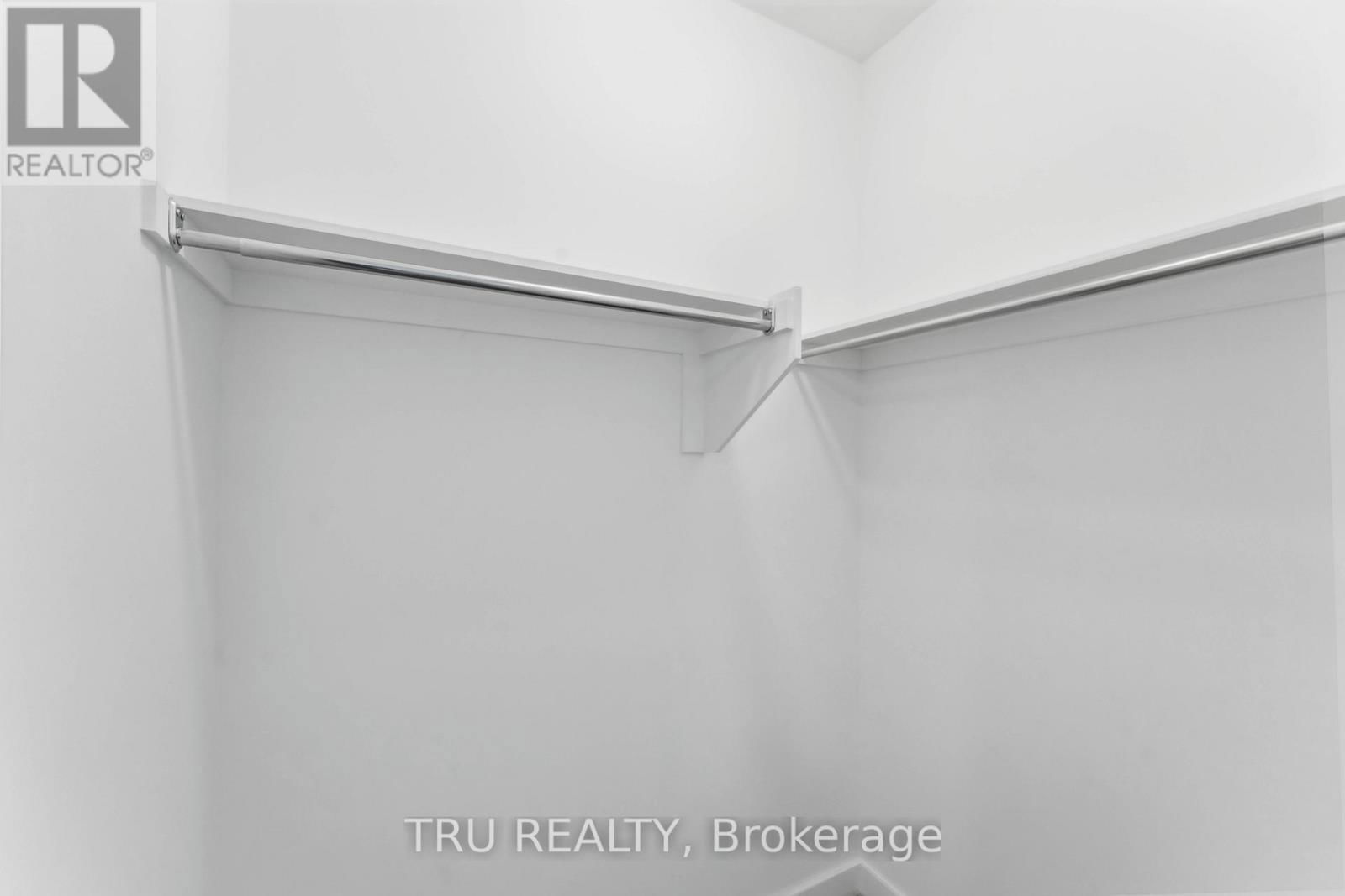 815 SNAP HOOK CRESCENT Image 30