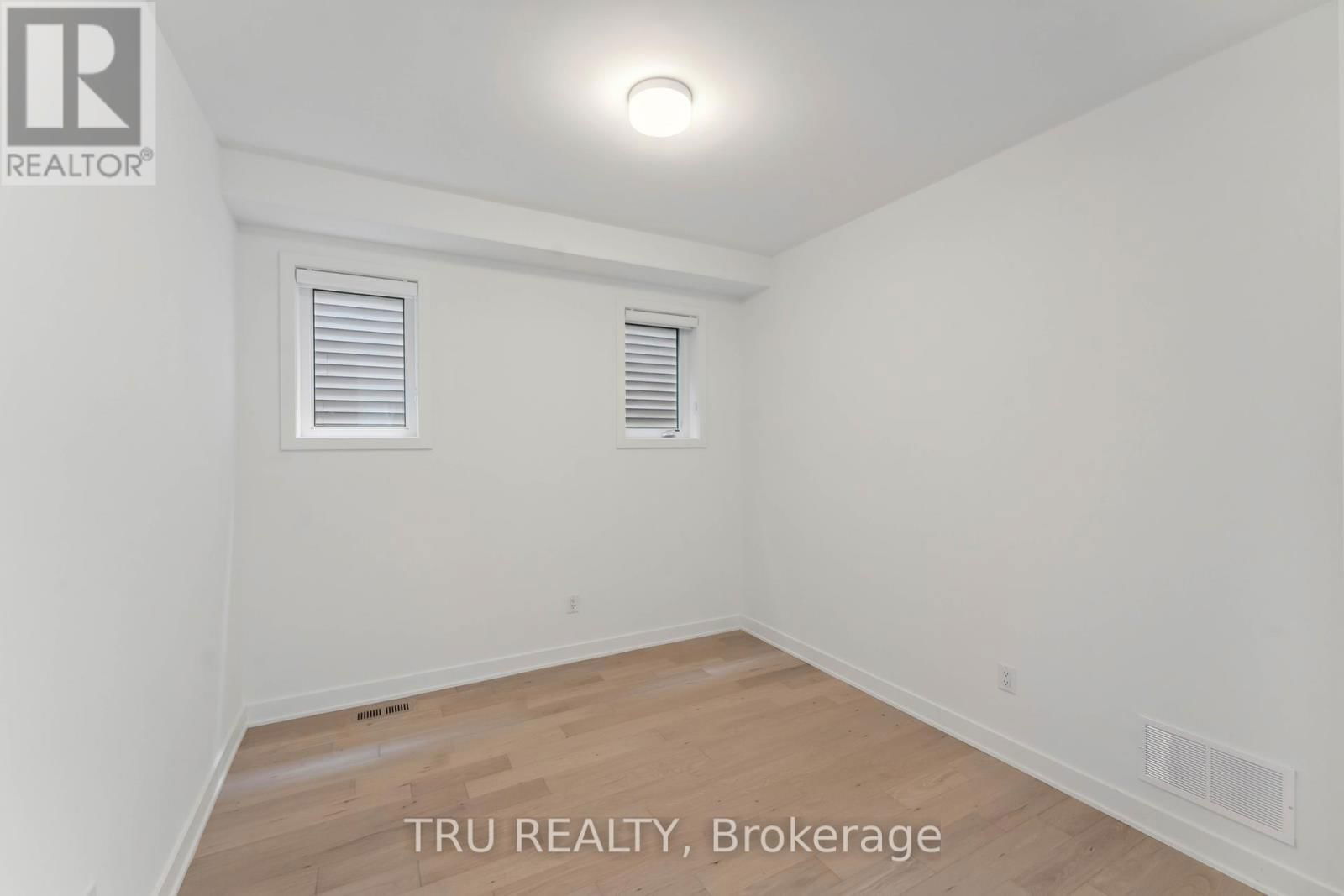 815 SNAP HOOK CRESCENT Image 6