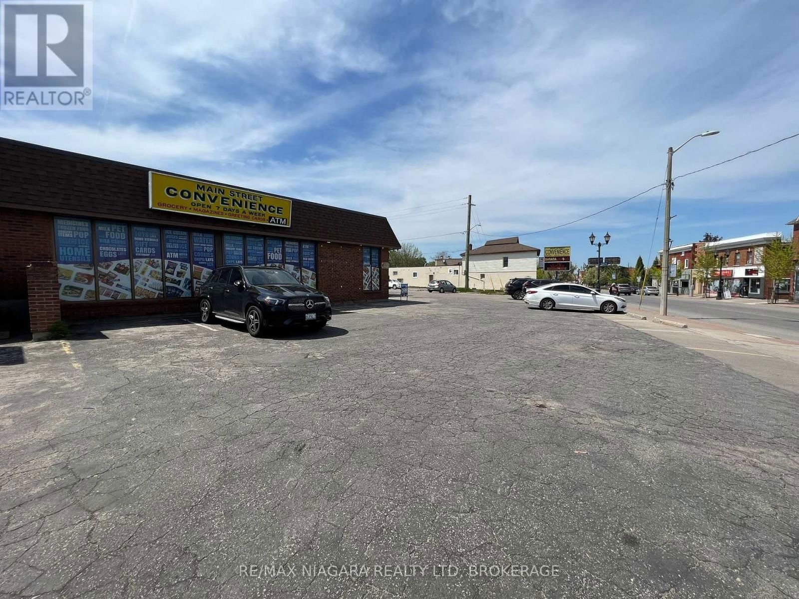 6119 MAIN STREET Image 11