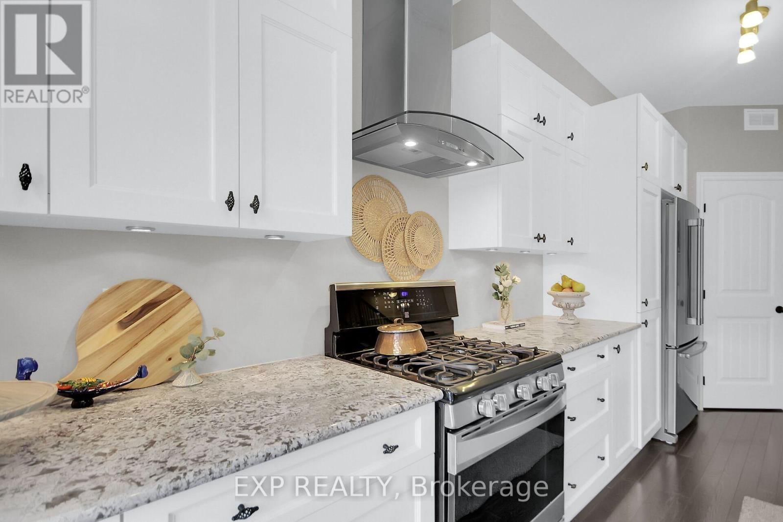 132 GRACEWOOD CRESCENT Image 10