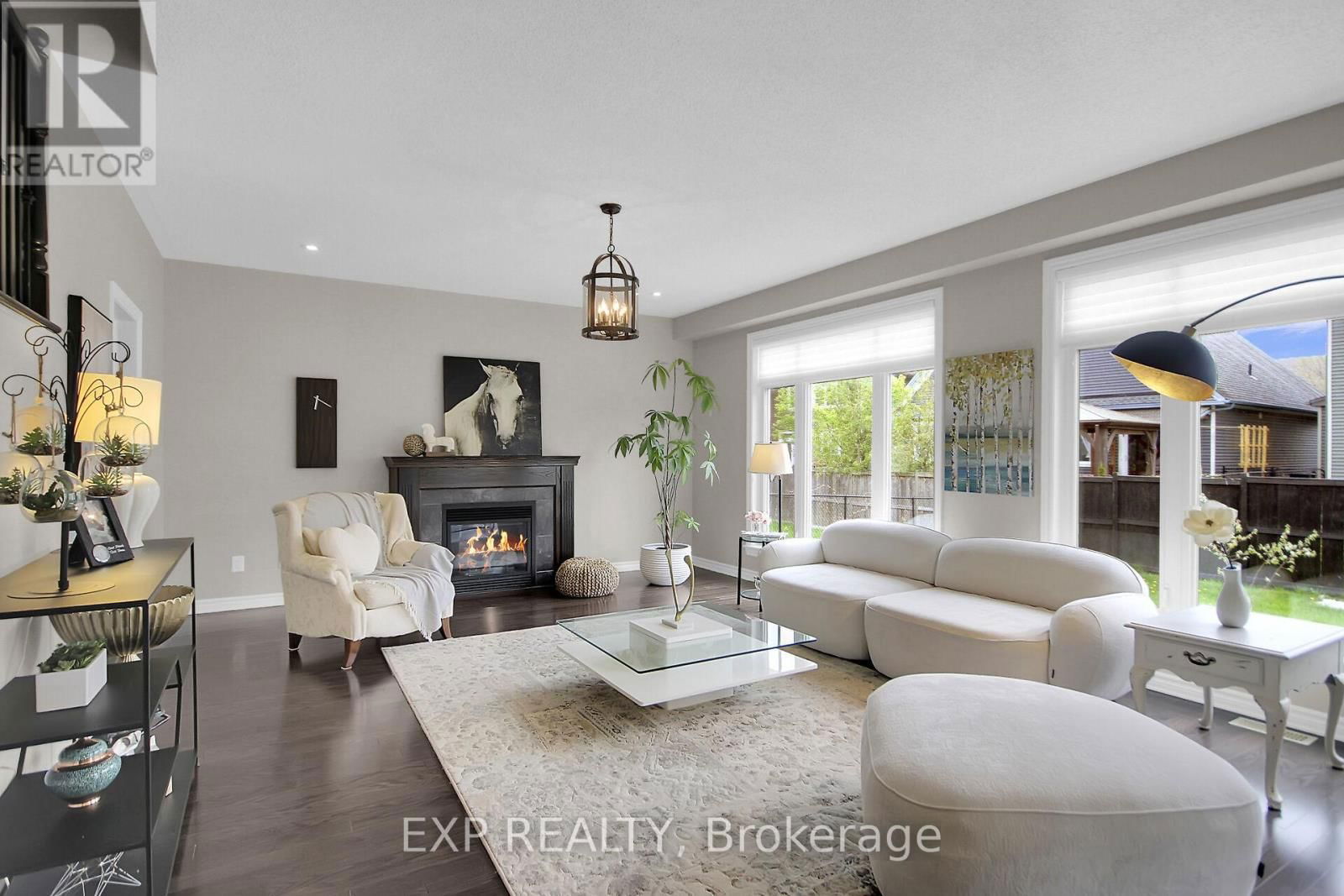 132 GRACEWOOD CRESCENT Image 16