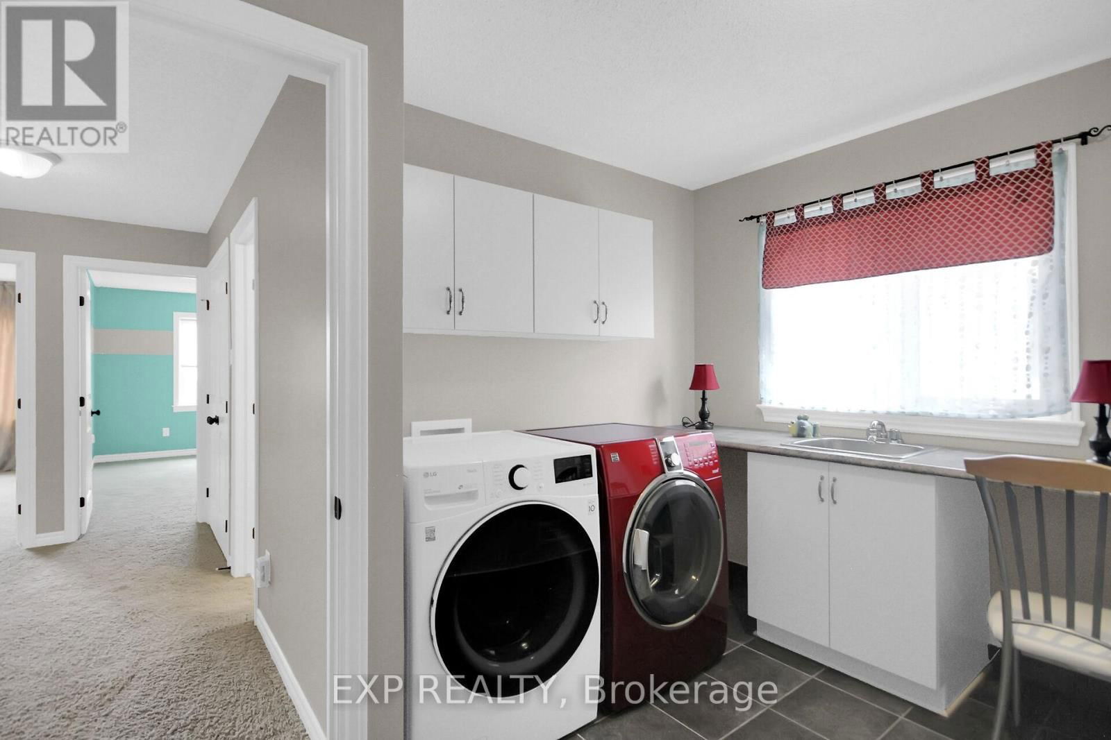 132 GRACEWOOD CRESCENT Image 40
