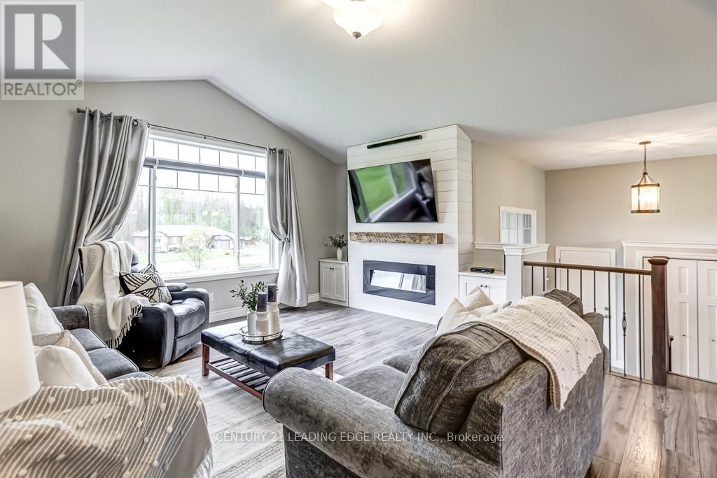 138 HIDDENVALLEY DRIVE Image 12