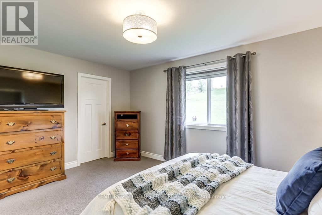 138 HIDDENVALLEY DRIVE Image 21