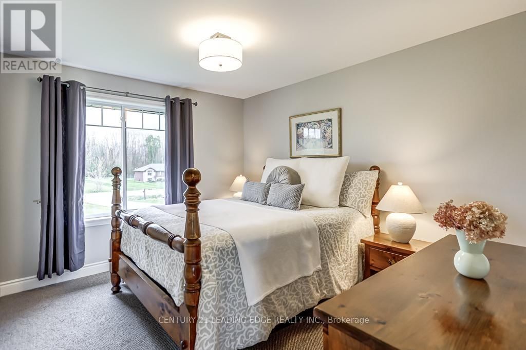 138 HIDDENVALLEY DRIVE Image 24