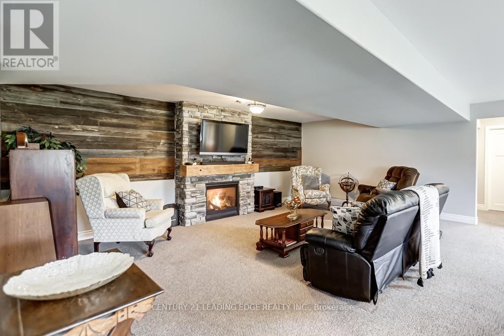138 HIDDENVALLEY DRIVE Image 29
