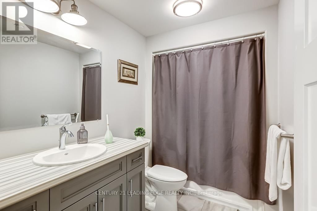 138 HIDDENVALLEY DRIVE Image 33