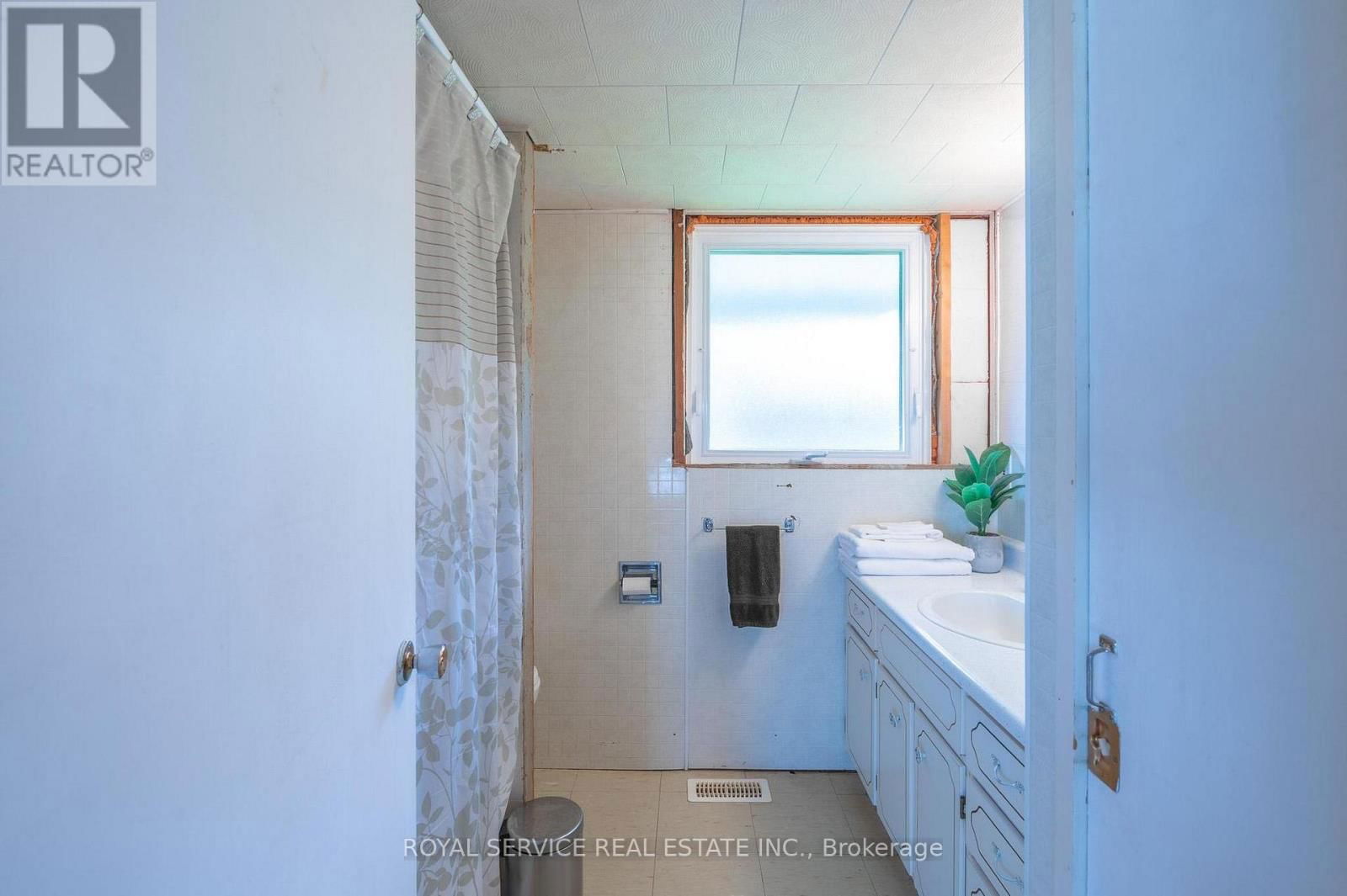 537 FOLEY ROAD Image 23
