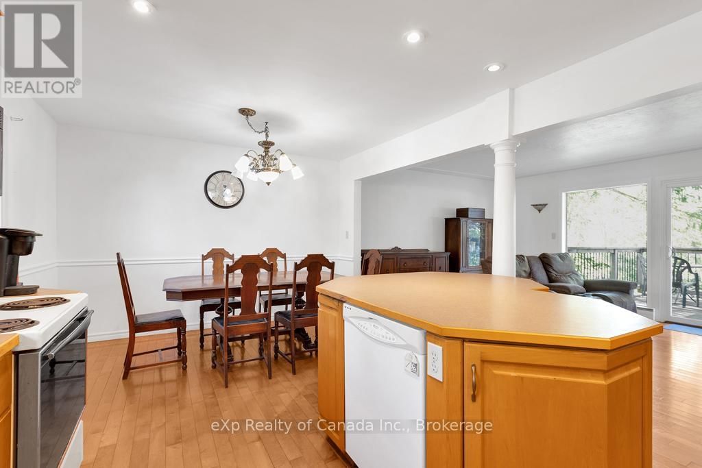 132 NORTH STREET EAST Image 33