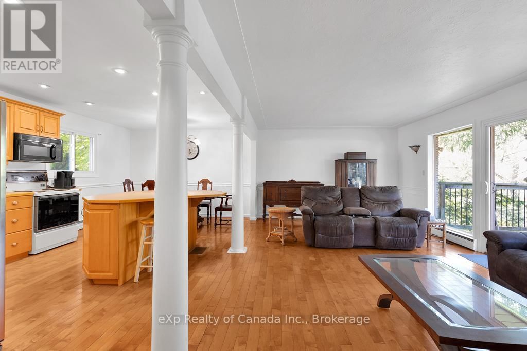 132 NORTH STREET EAST Image 35