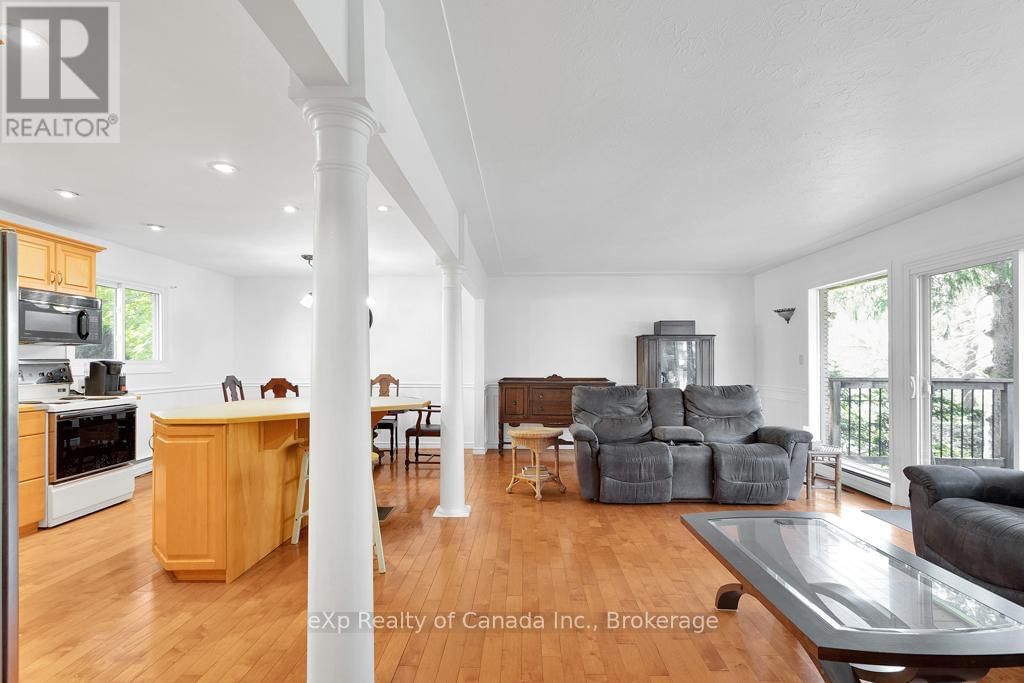 132 NORTH STREET EAST Image 36