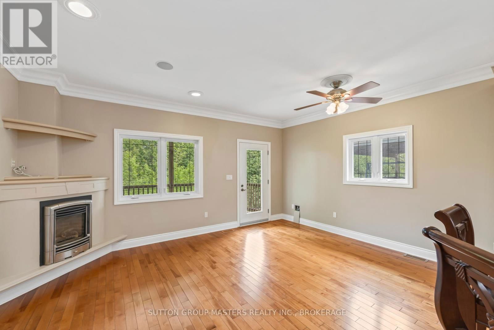 221 AMY LYNN DRIVE Image 10