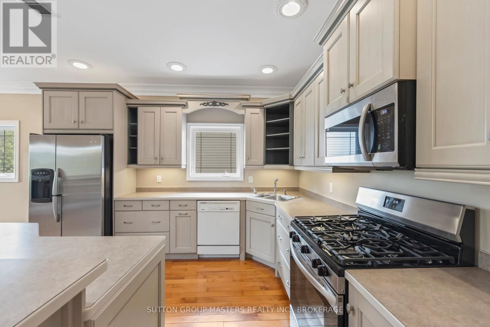 221 AMY LYNN DRIVE Image 16