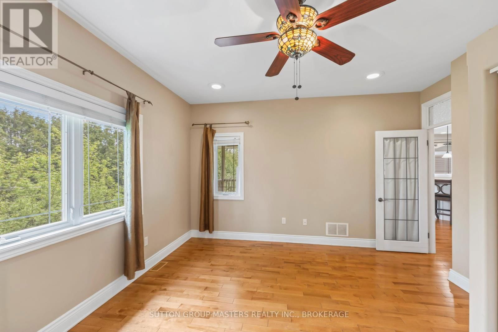 221 AMY LYNN DRIVE Image 18