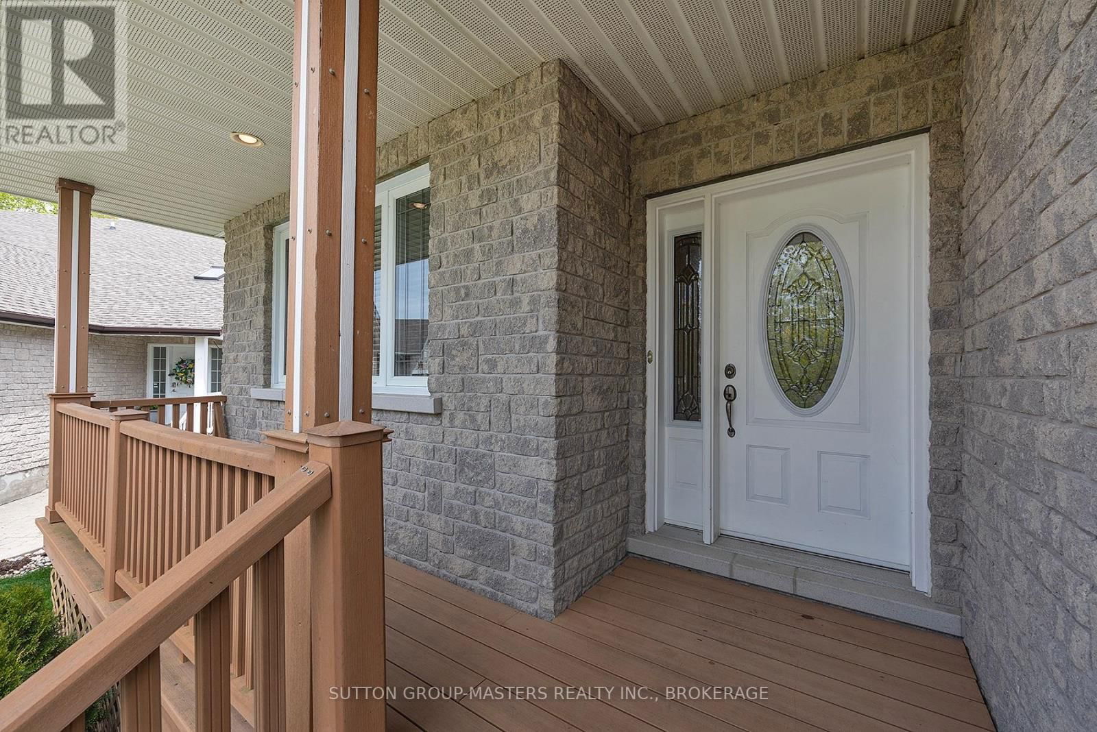 221 AMY LYNN DRIVE Image 2
