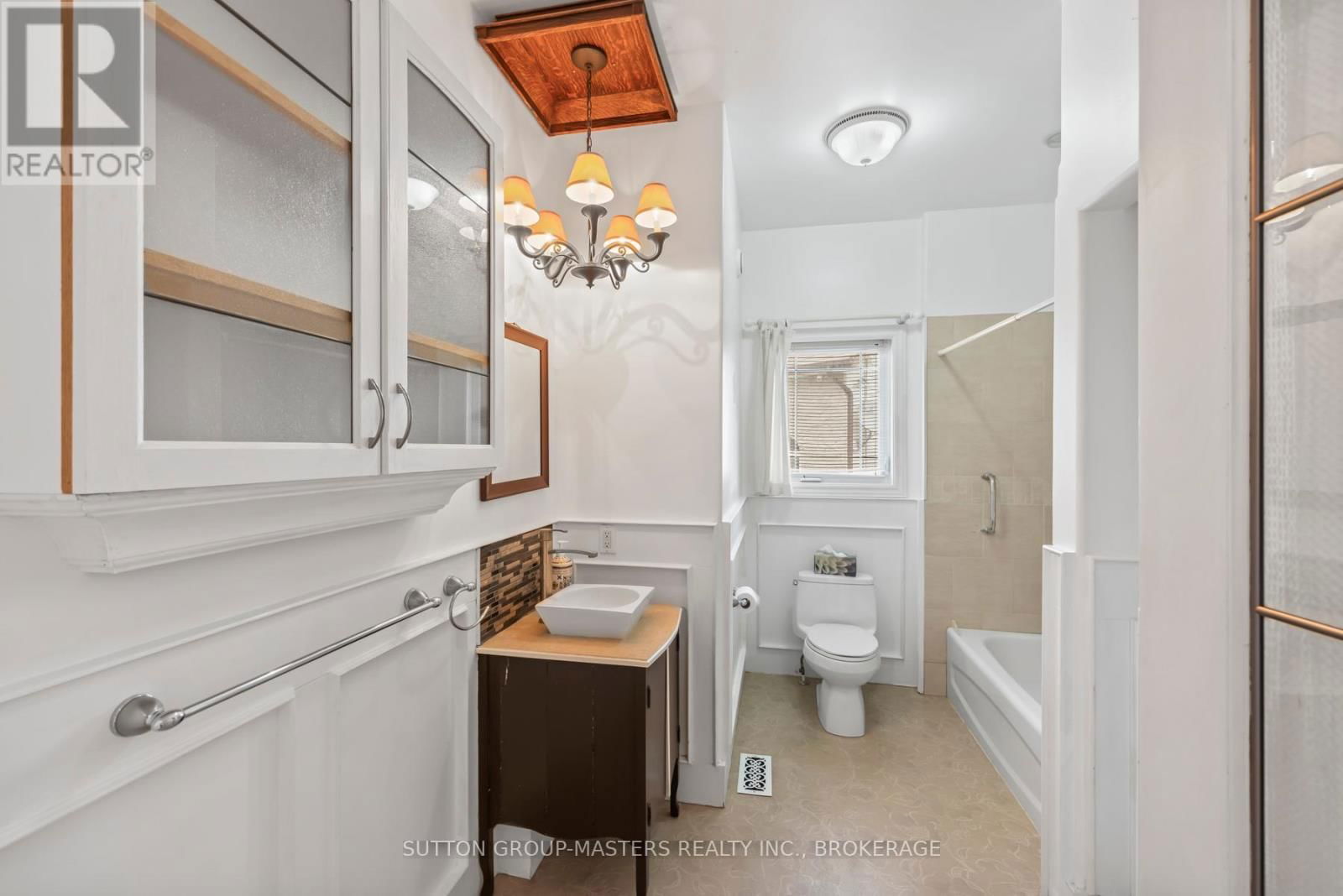 221 AMY LYNN DRIVE Image 25