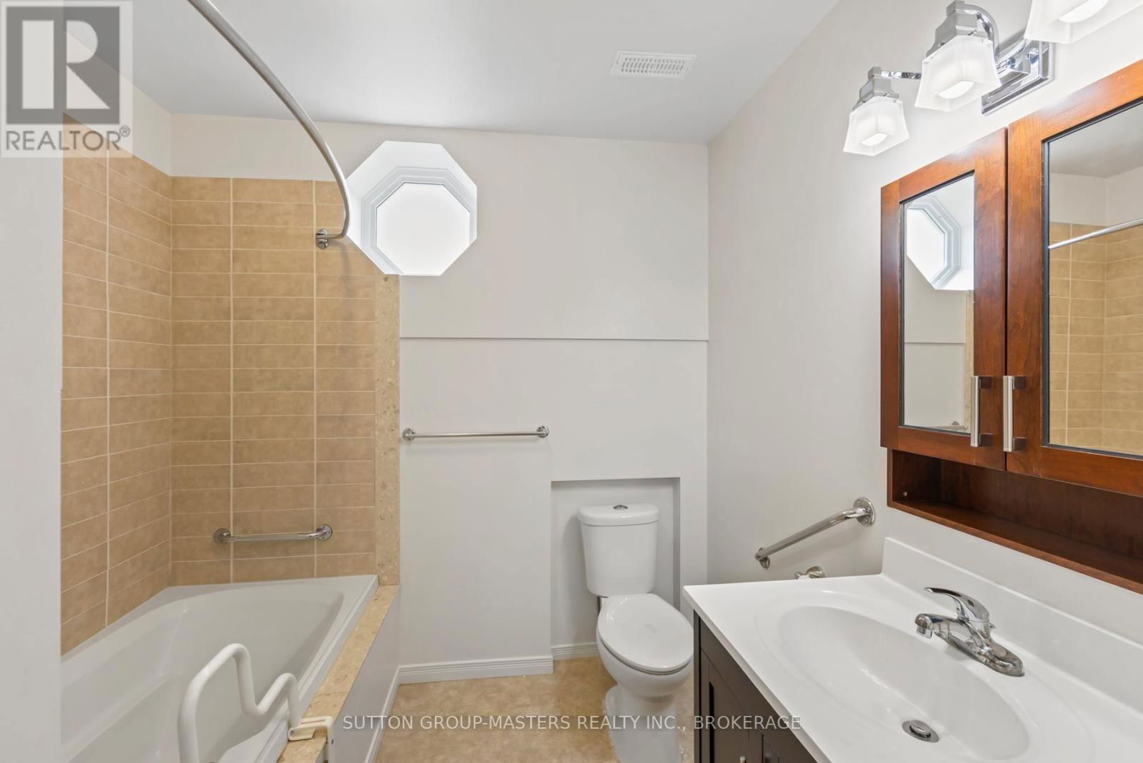 221 AMY LYNN DRIVE Image 36