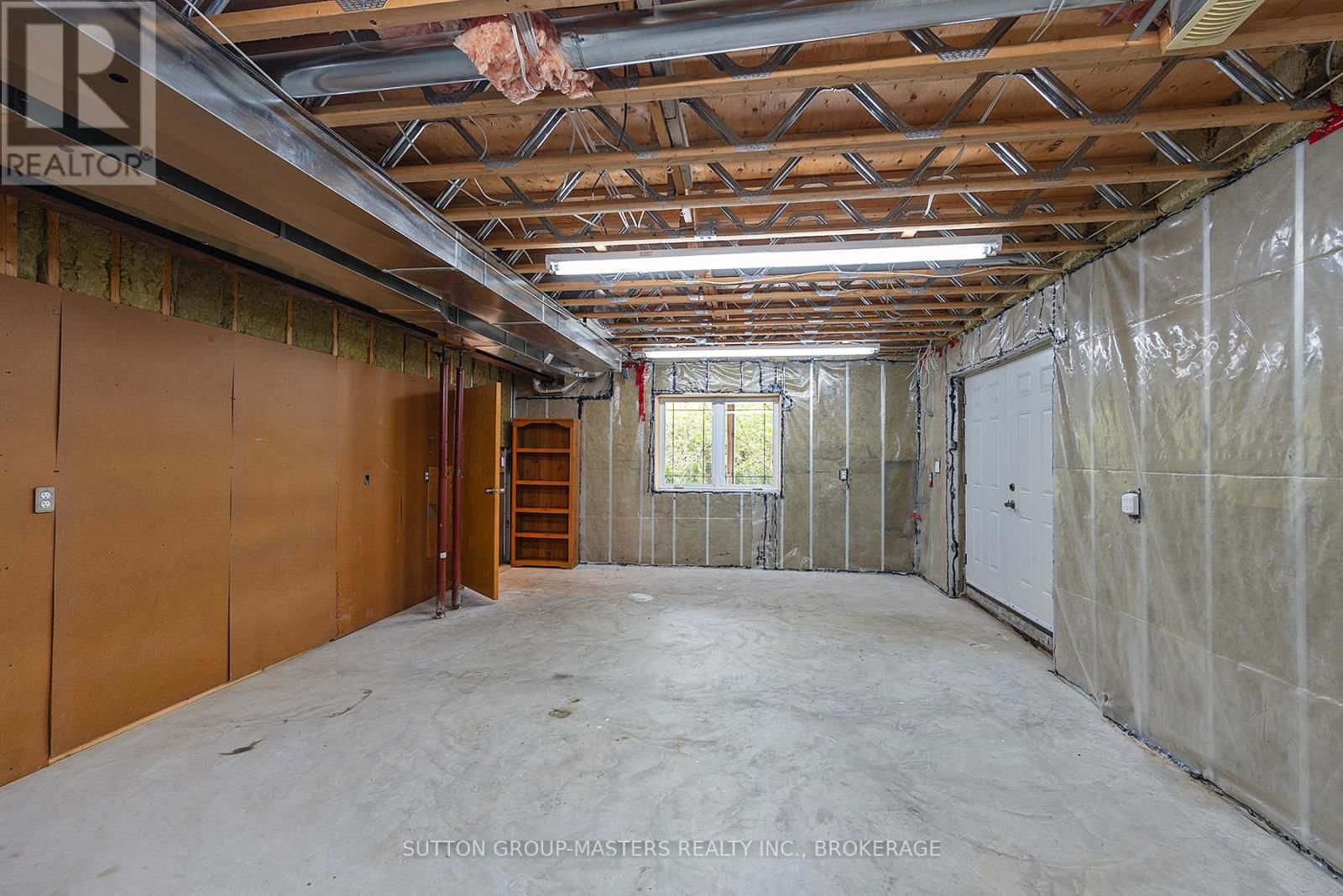 221 AMY LYNN DRIVE Image 40