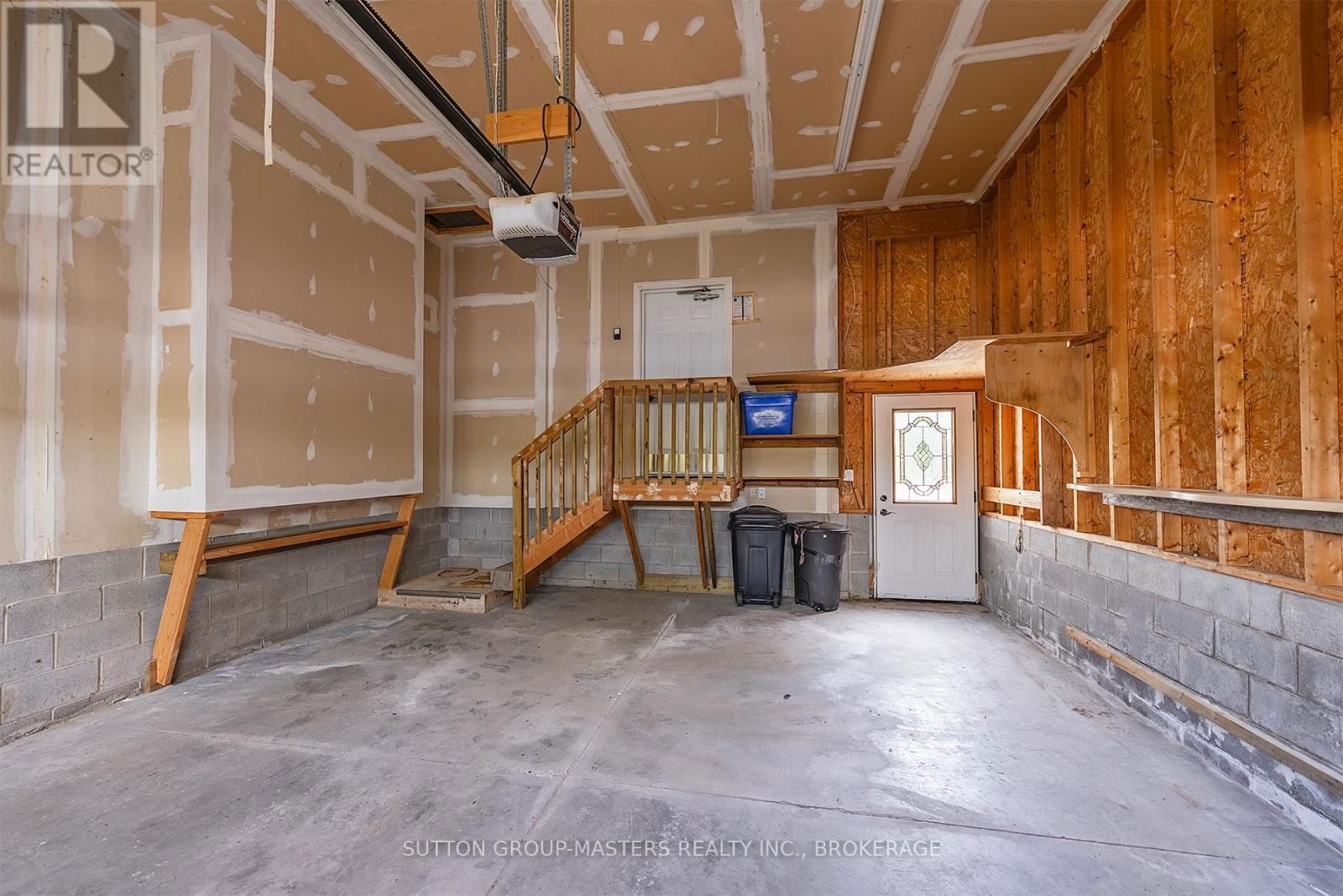 221 AMY LYNN DRIVE Image 45