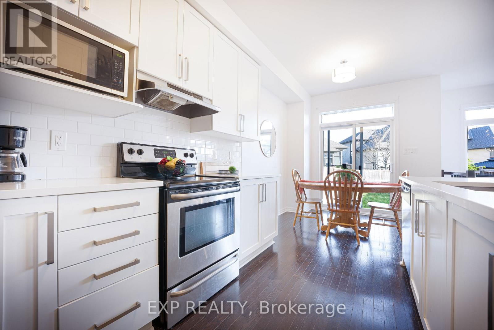 137 HAWKESWOOD DRIVE Image 18